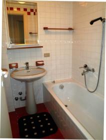 <b>bagno con vasca</b> 
