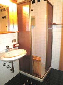 <b>bagno con doccia</b> 